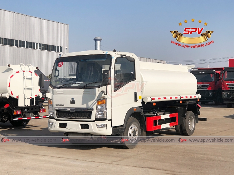 5,000 Litres Petroleum Tank Truck Sinotruk - LF